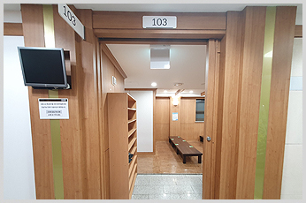 103호 조문실 입구